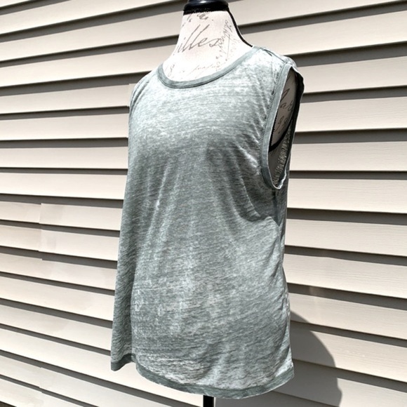 WELL WORN Los Angeles Green Sleeveless - Picture 3 of 7